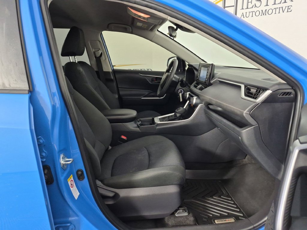 Used 2019 Toyota RAV4 LE w/ All Weather Liner Package AWD/4WD image 35