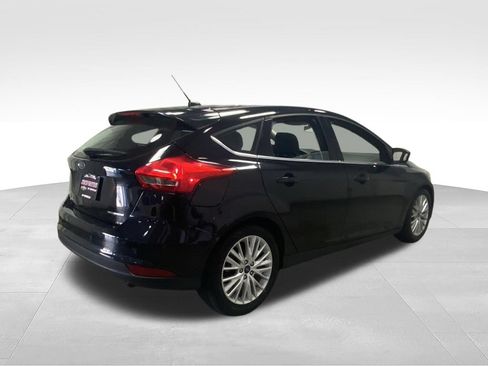 Used 2017 Ford Focus Titanium w/ Titanium Technology Package FWD image 9