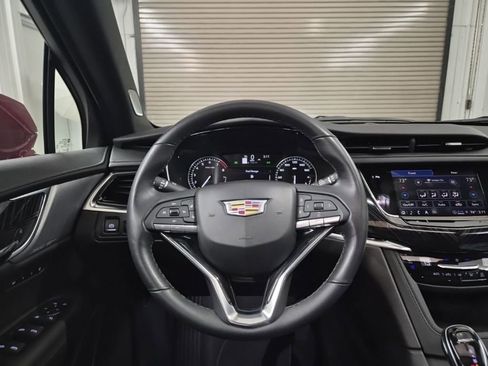 Certified 2025 Cadillac XT6 Premium Luxury image 39