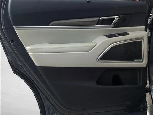 Used 2022 Kia Telluride SX image 17