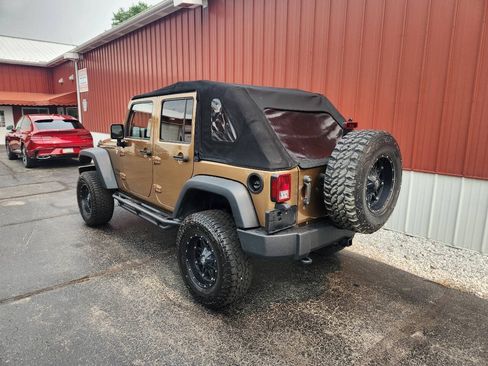 Used 2015 Jeep Wrangler Unlimited Sport w/ Quick Order Package 24S AWD/4WD image 3