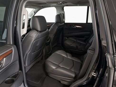 Used 2020 Cadillac Escalade Luxury w/ Escalade Sport Edition RWD image 4
