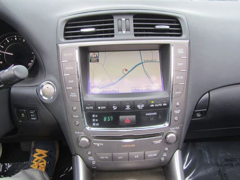 Used 2010 Lexus IS 350C image 17