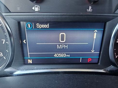 Used 2024 GMC Terrain SLE image 16