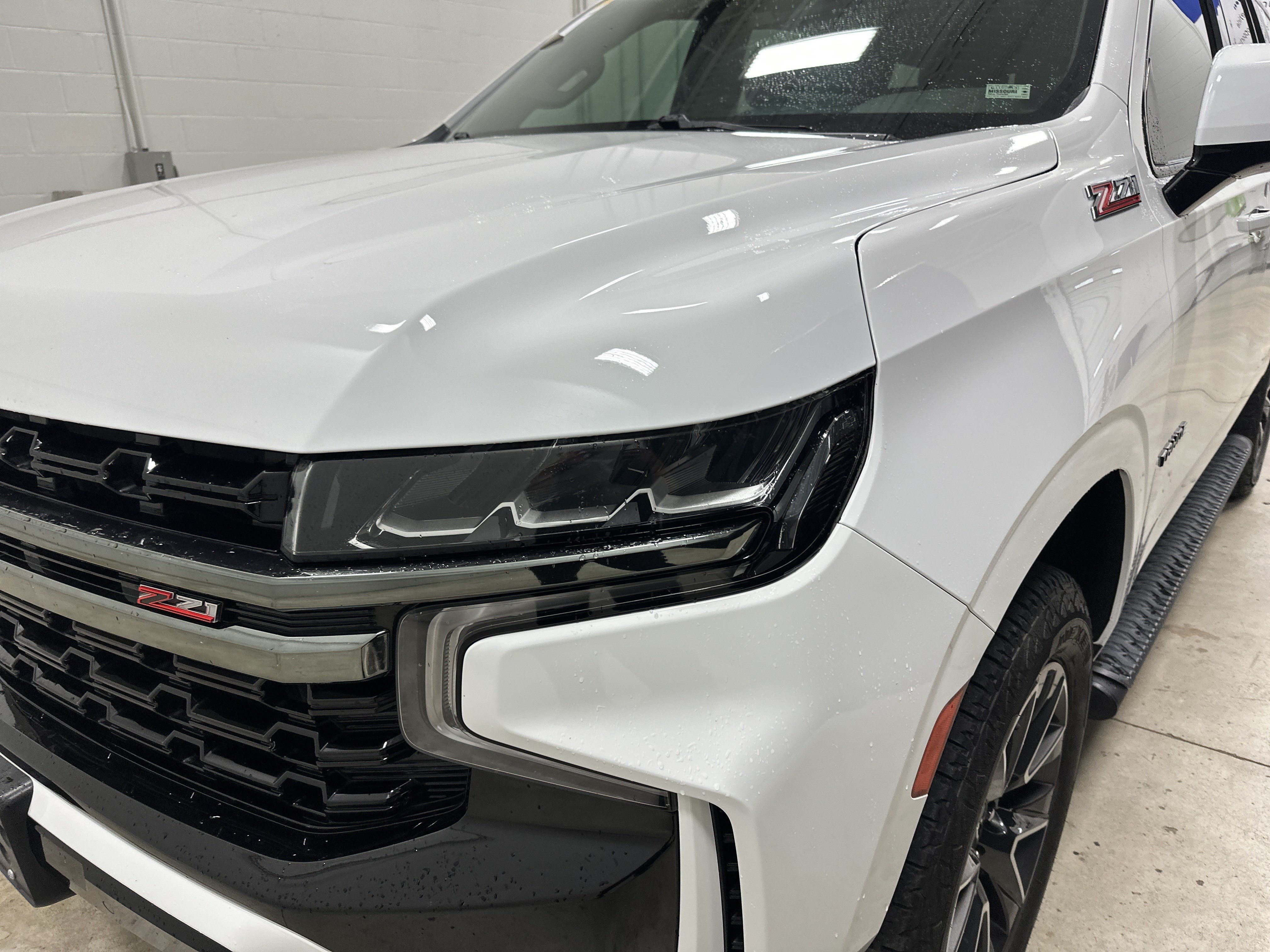 Used 2022 Chevrolet Tahoe Z71 w/ Luxury Package AWD/4WD image 6