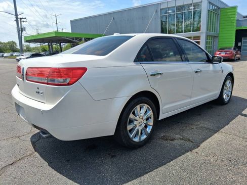 Used 2012 Lincoln MKZ FWD image 7
