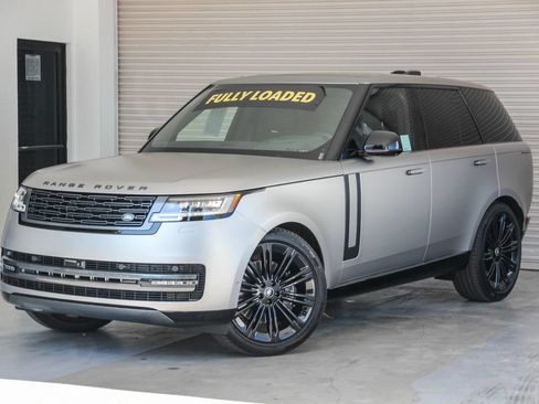 Used 2025 Land Rover Range Rover SE AWD/4WD image 1