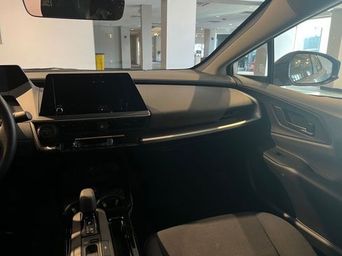 Used 2025 Toyota Prius LE image 35