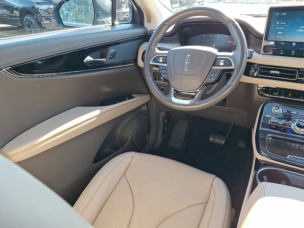 Used 2023 Lincoln Nautilus Reserve AWD/4WD image 41