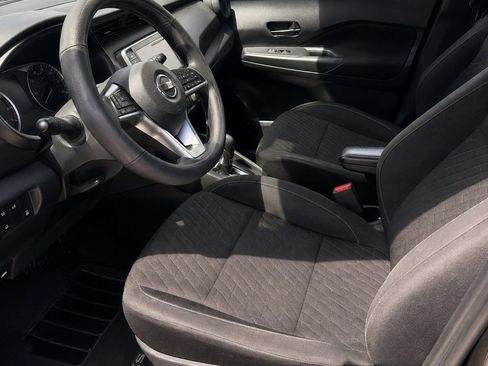 Used 2021 Nissan Kicks S FWD image 7