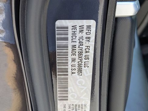 Used 2023 Jeep Grand Cherokee 4WD 4xe image 34