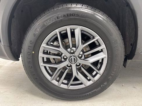 Used 2024 Nissan Rogue S AWD/4WD image 29