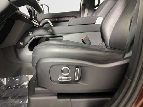 Used 2023 Land Rover Defender 130 X-Dynamic SE image 16
