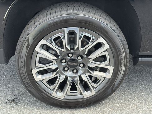 Used 2023 GMC Yukon XL Denali Ultimate AWD/4WD image 39