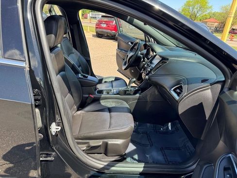 Used 2017 Chevrolet Cruze Premier FWD image 25
