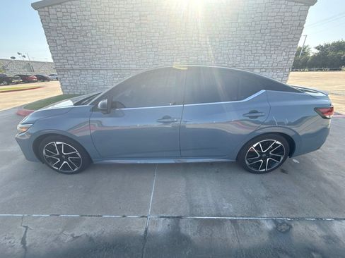 Used 2025 Nissan Sentra SR w/ SR Premium Package FWD image 8