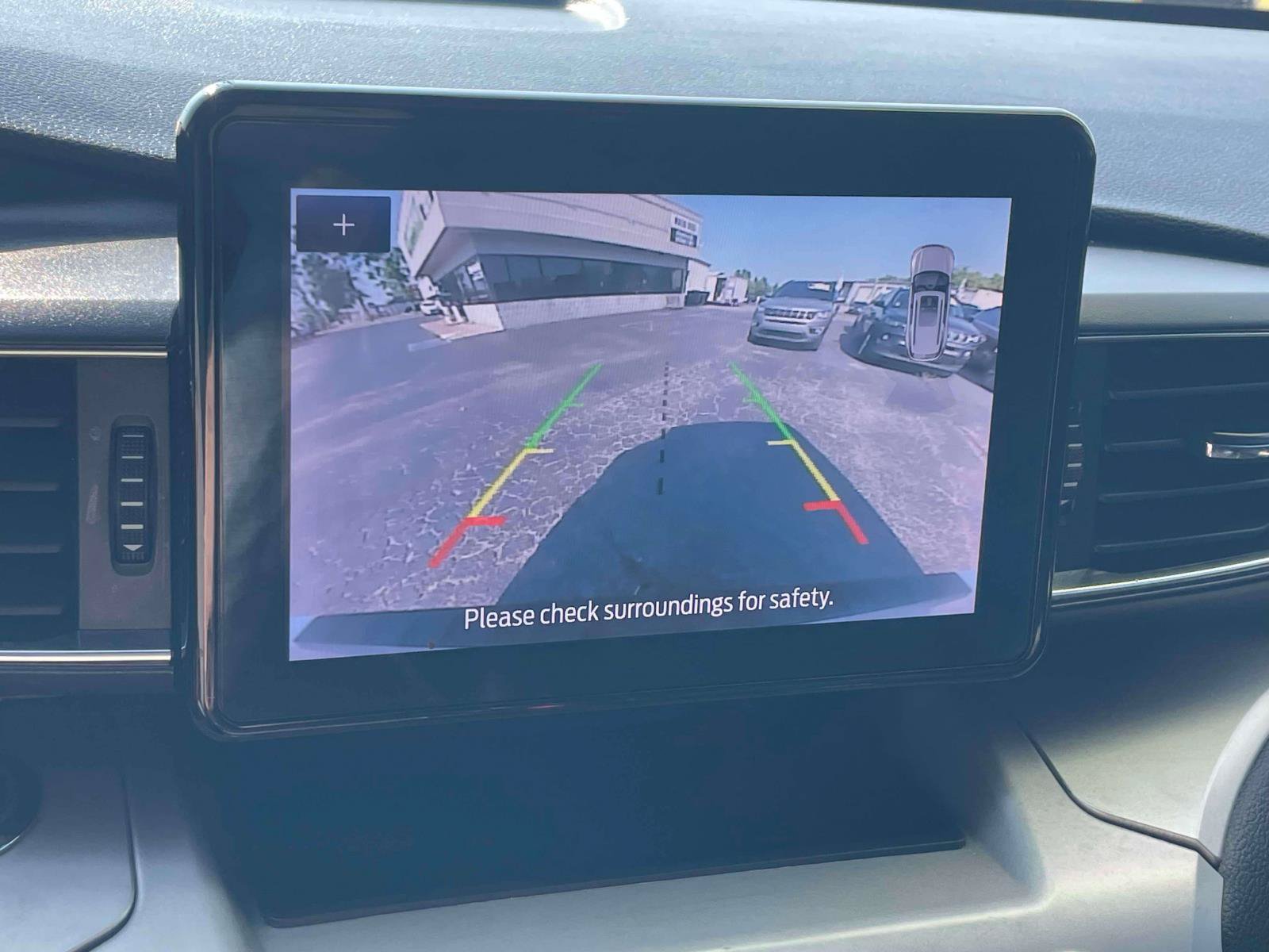 Used 2020 Ford Explorer XLT w/ Equipment Group 202A AWD/4WD image 19