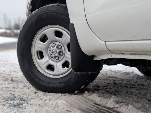 Used 2023 Nissan Frontier S w/ Technology Package image 6