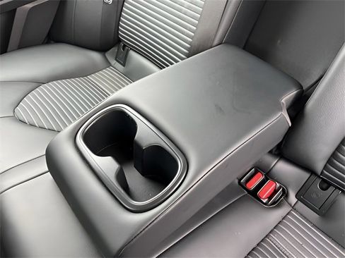 Used 2023 Toyota Camry SE image 29