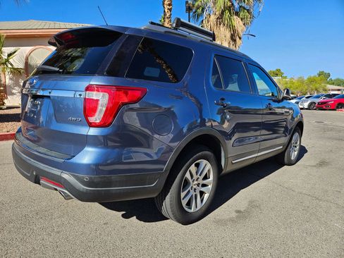 Used 2018 Ford Explorer XLT w/ Equipment Group 201A image 6