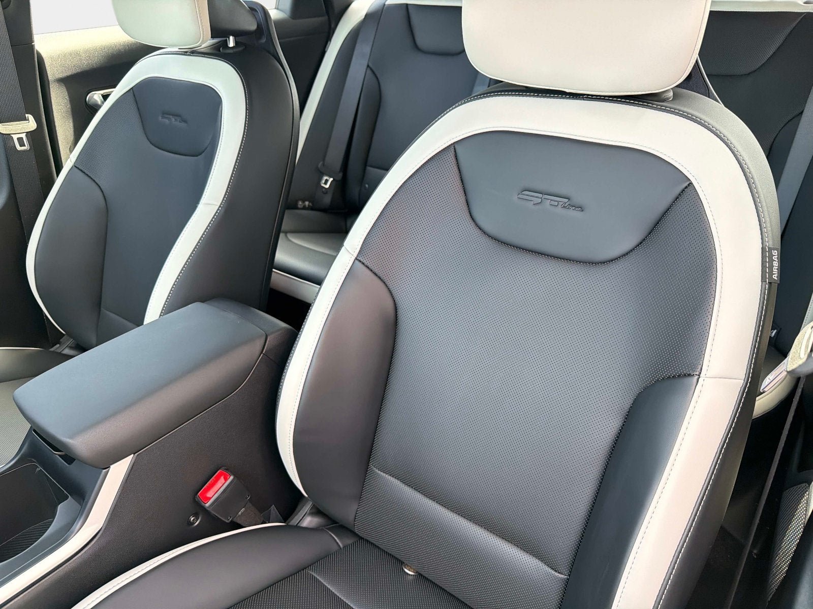 New 2026 Kia K4 GT-Line FWD image 16