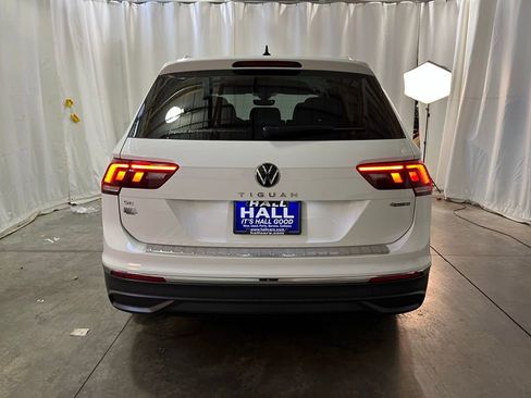 Used 2022 Volkswagen Tiguan SE AWD/4WD image 5