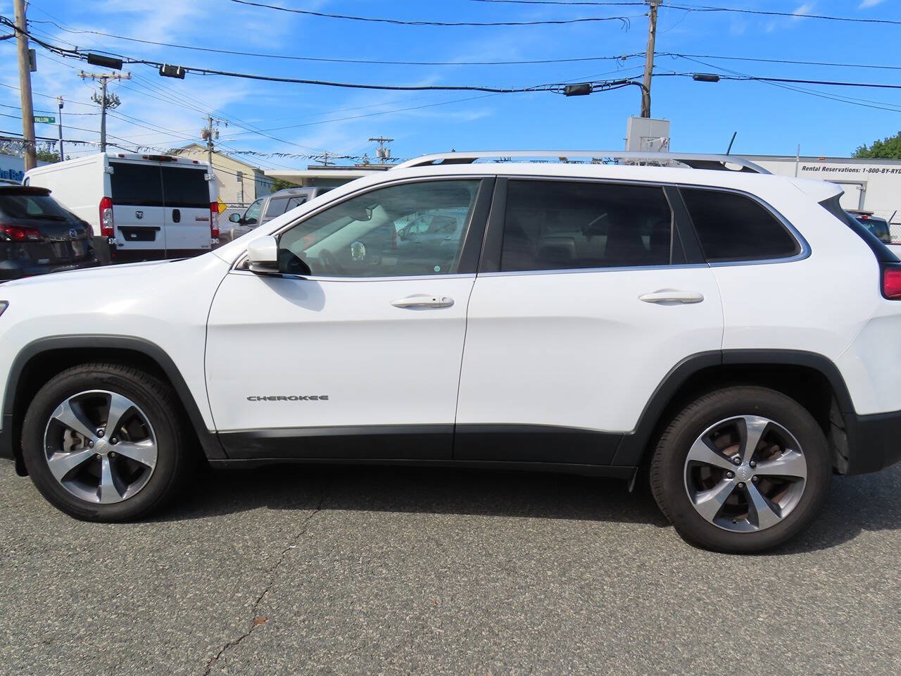 Used 2019 Jeep Cherokee Limited AWD/4WD image 5