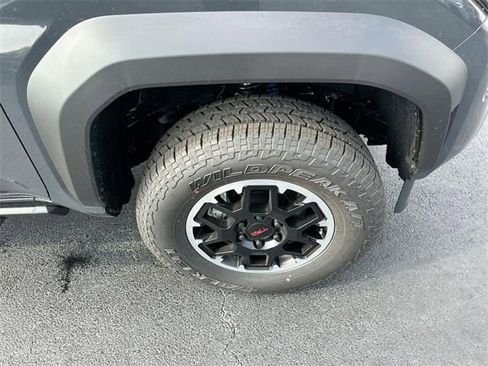 New 2025 Toyota Tacoma TRD Off-Road image 19