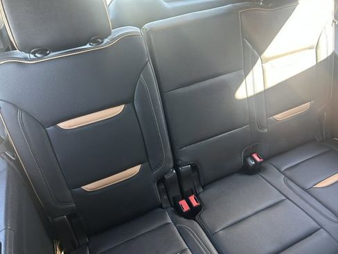 Used 2021 GMC Yukon AT4 w/ Rear Media and Nav Package AWD/4WD image 7