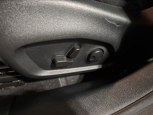 Used 2022 Jeep Compass Latitude w/ Sun and Sound Group AWD/4WD image 5