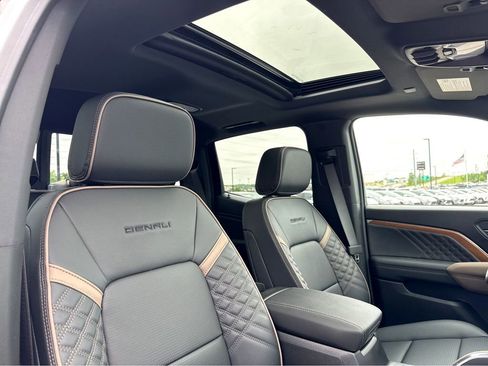 New 2026 GMC Canyon Denali AWD/4WD image 5
