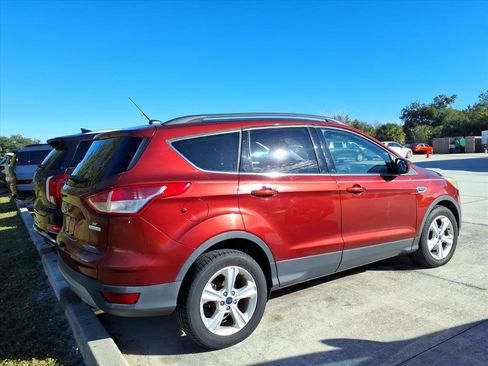 Used 2016 Ford Escape SE w/ Equipment Group 201A image 6