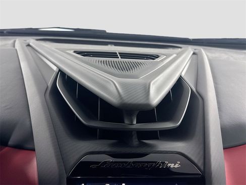 Used 2024 Lamborghini Revuelto image 25