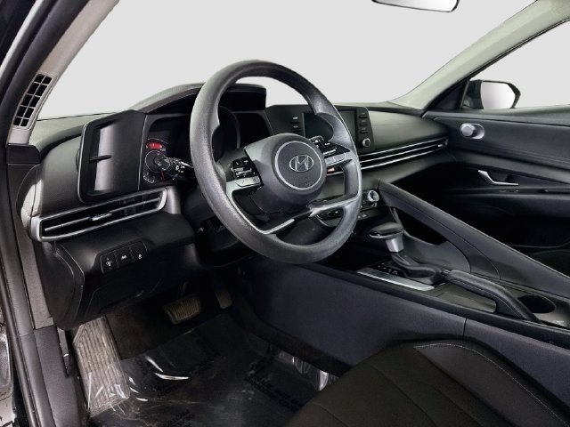 Used 2023 Hyundai Elantra SEL w/ Cargo Package FWD image 22