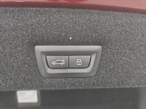 Certified 2023 BMW 740i RWD image 28