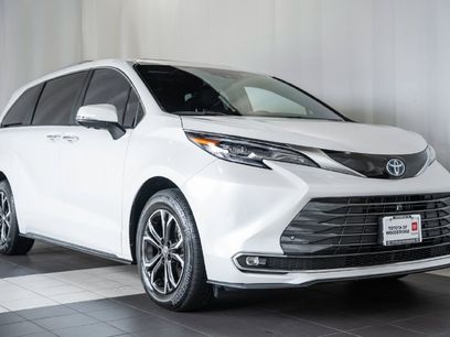 Used 2025 Toyota Sienna Platinum