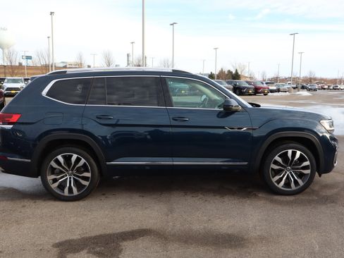Used 2023 Volkswagen Atlas SEL Premium image 8