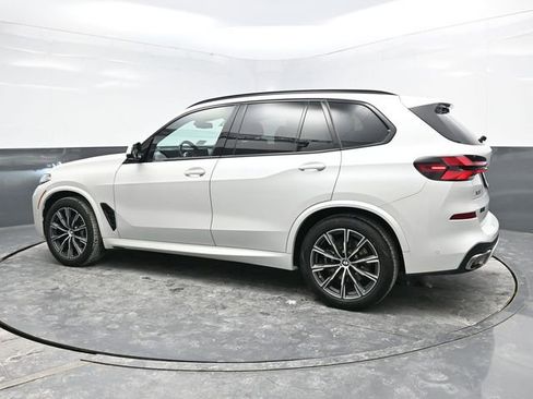 Used 2025 BMW X5 xDrive40i image 4