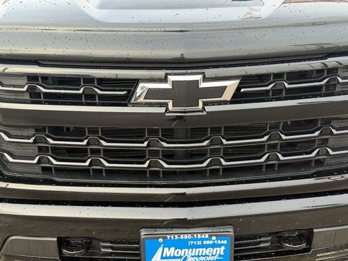 Used 2022 Chevrolet Silverado 1500 RST w/ Z71 Off-Road Package image 4