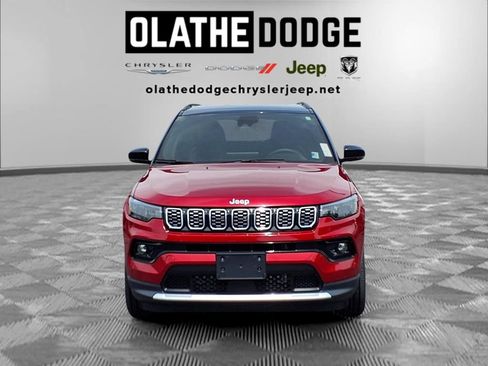 Used 2025 Jeep Compass Limited AWD/4WD image 30