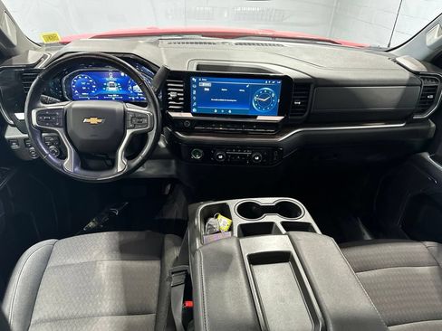 Certified 2022 Chevrolet Silverado 1500 LT AWD/4WD image 8