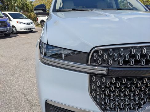 Used 2025 Lincoln Navigator L Reserve image 11