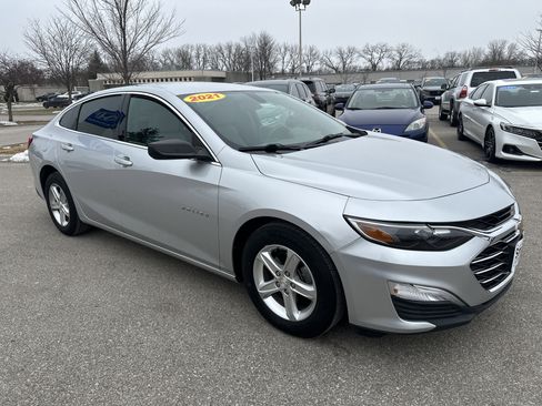 Used 2021 Chevrolet Malibu LS image 3