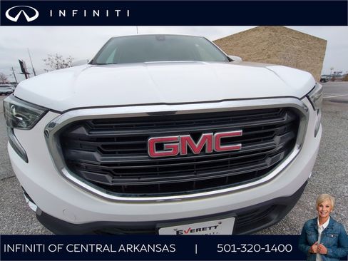 Used 2020 GMC Terrain SLE image 2