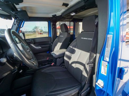 Used 2016 Jeep Wrangler Unlimited Rubicon w/ Connectivity Group image 17