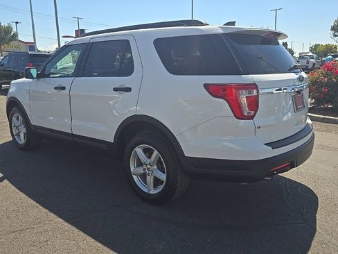 Used 2018 Ford Explorer 4WD w/ Class II Trailer Tow Package image 5