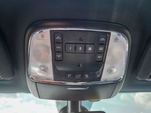 Used 2021 Jeep Grand Cherokee Limited w/ Luxury Group II image 32