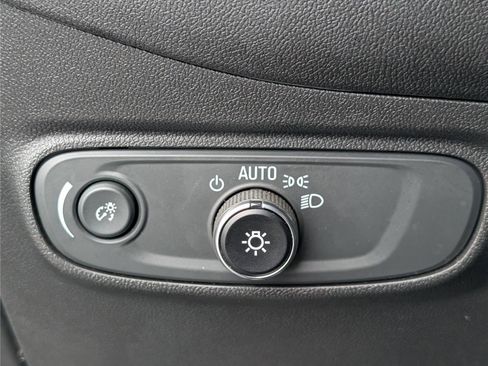 Used 2023 Chevrolet Equinox LT image 20