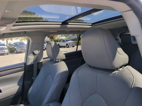 Used 2021 Honda Pilot Touring image 23