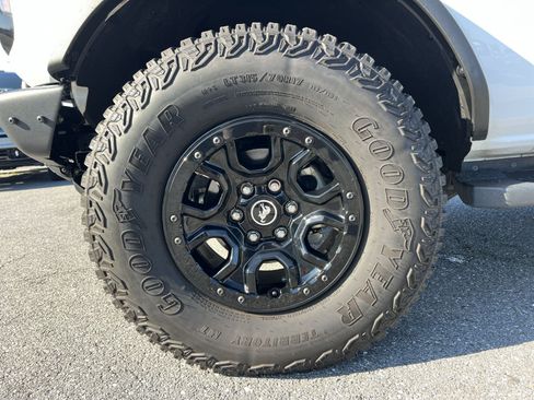 Used 2023 Ford Bronco Wildtrak AWD/4WD image 12